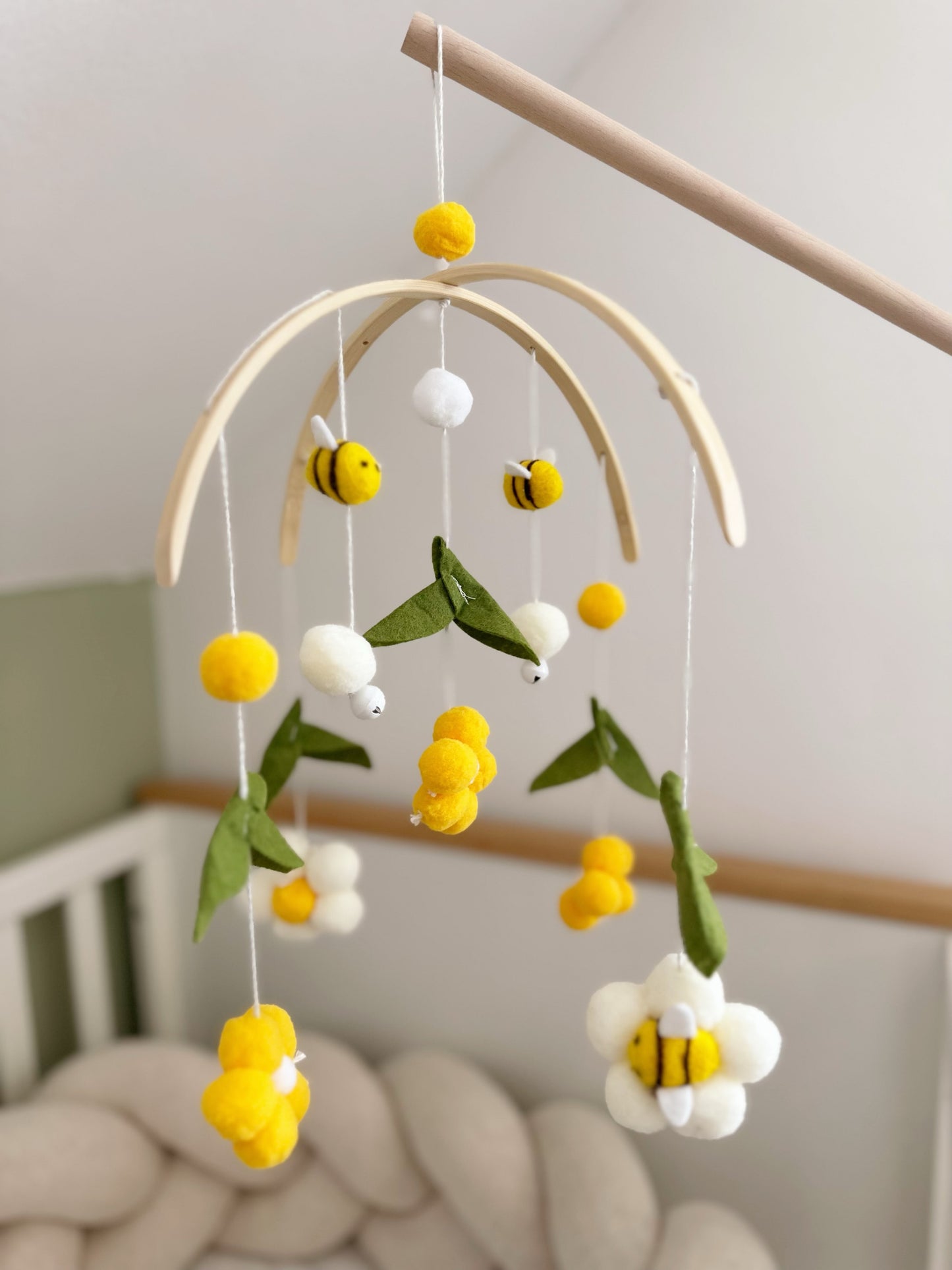 Babymobile mit Bienen